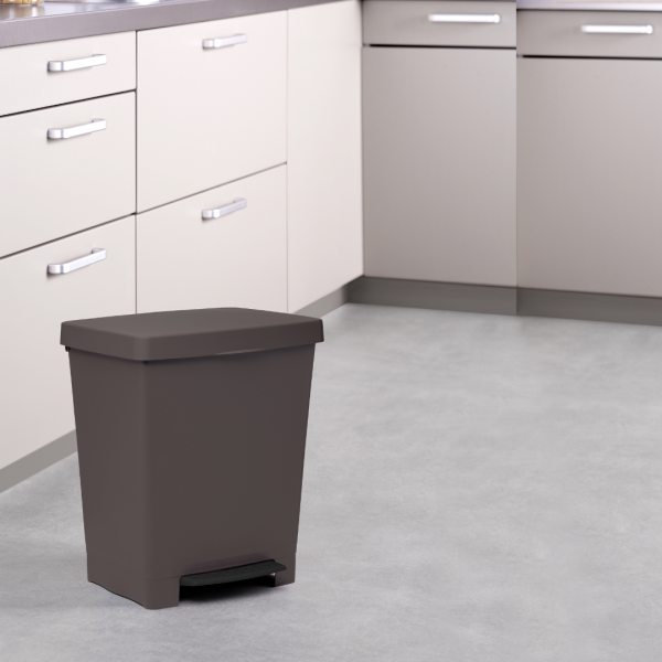 TATAY TRASH BIN 23L ON PEDAL POLYPROPYLENE, BROWN, CUBIC - Image 4