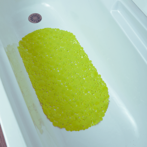 TENDANCE BATH MAT 69 x 36 CM PVC, GREEN BUBBLES